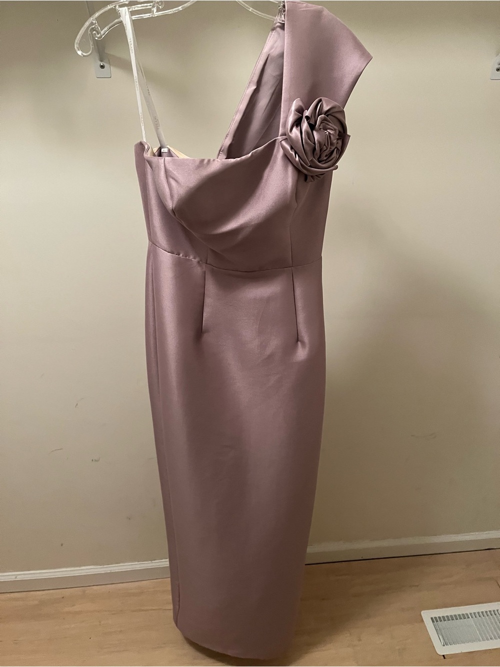 Terani Couture Elegant Mauve One-Shoulder Sheath Dress with Rosette Detail